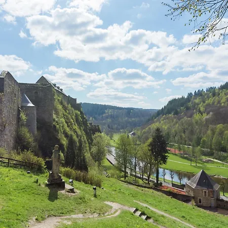 Family With Garden *